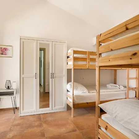 Lovely Home In Vrbnik With Sauna * Vrbnik (Primorje-Gorski Kotar)